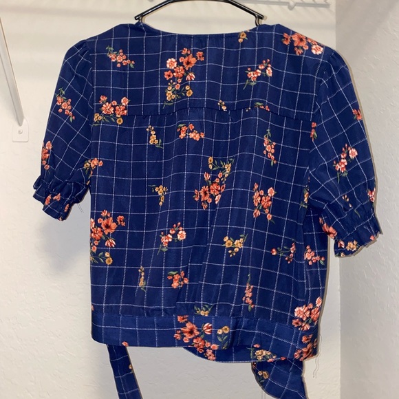 Cobalt blue blouse with pink flowers and white square outlines [Size Large] - Picture 2 of 6
